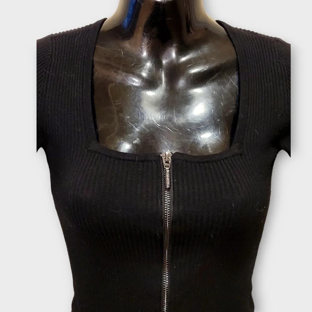 GUESS - Ribbed Long Sleeve Top - Picture 4 of 10